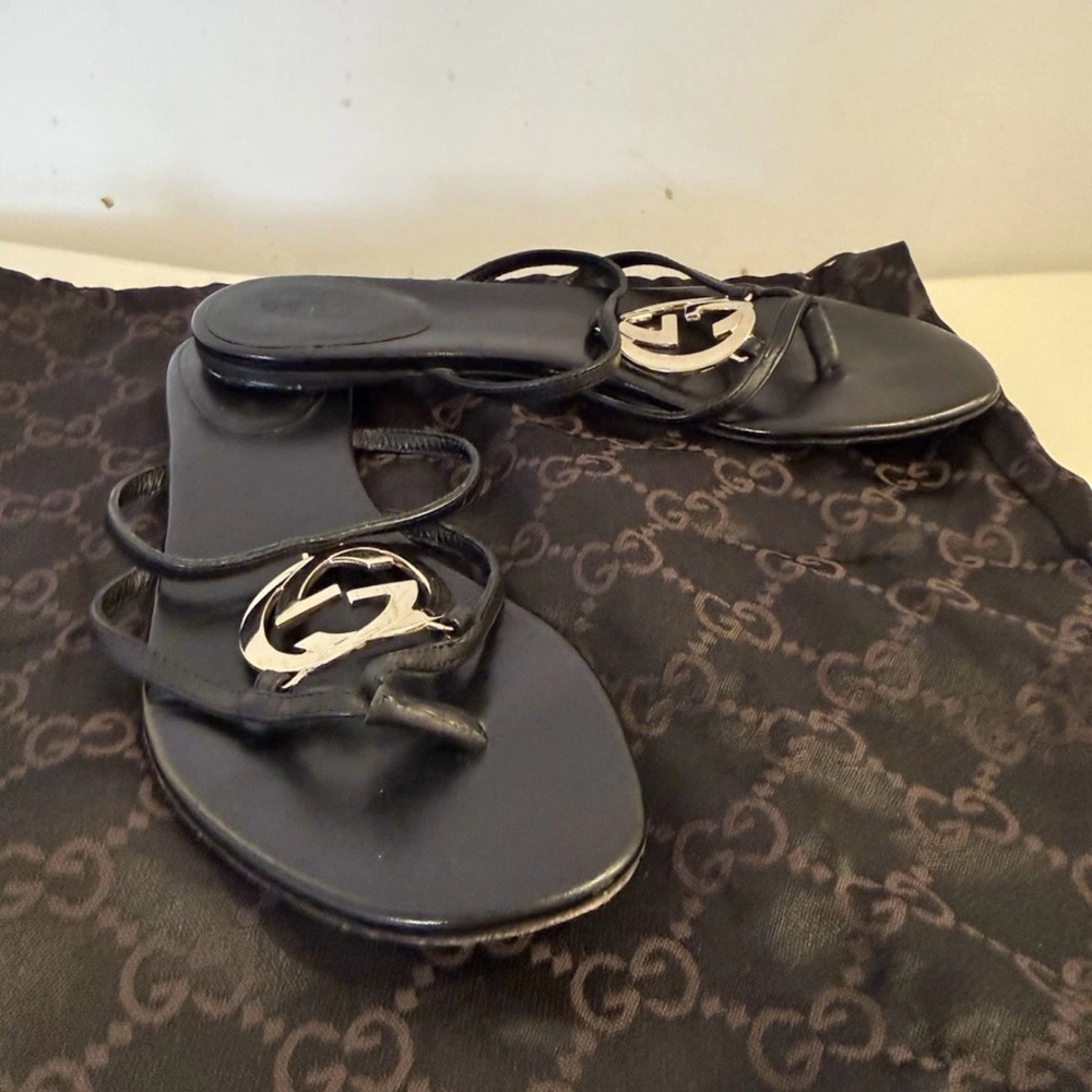 Authentic Gucci Black Slides with Gold Emblem Size 35.5 - Picture 3 of 4